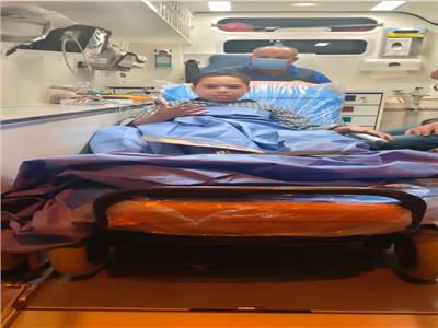 الطفل يوسف سامي يتلقى العلاج حسب تقرير اللجنة