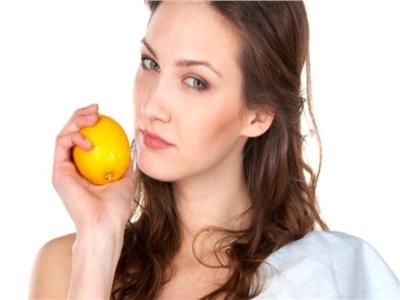 لجمال شعرك | فوائد استخدام عصير الليمون للشعر تعرفي عليها ؟ 