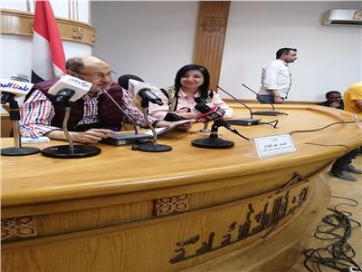 الفنان انتصار عبد الفتاح خلال المؤتمرالصحفي