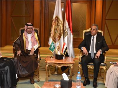 وزير القوى العاملة يلتقى نائب وزير الموارد البشرية لقطاع العمل السعودي