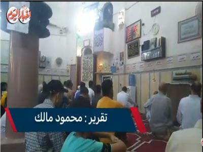 الملايين يشاركون في جلسة الصلاة على النبي بمساجد أسيوط عقب صلاة الجمعة | فيديو 