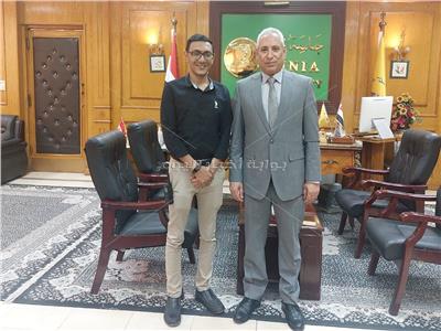 رئيس جامعة المنيا يلتقي بمدير مرفق الإسعاف بمحافظة المنيا