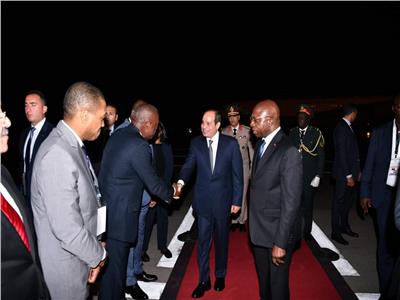 الرئيس يصل العاصمة الأنجولية لواندا 