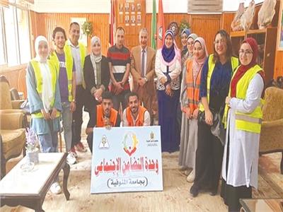 الطلاب يشاركون في مبادرة «شارك وجمل» 