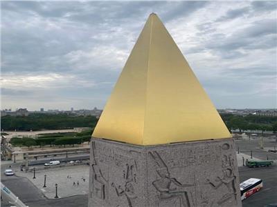 قمة الهرم الذهبى أعلى المسلة المصرية  بميدان الكونكورد