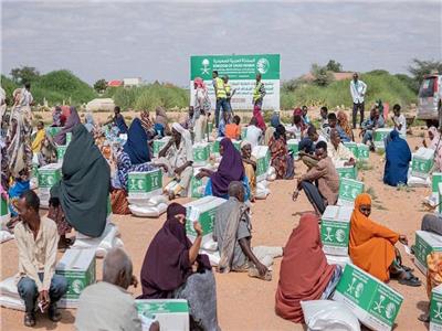 مساعدات إيوائية وسلال غذائية للمتضررين من الجفاف بالصومال