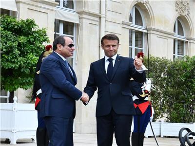 الرئيس عبدالفتاح السيسي ونظيره الفرنسي