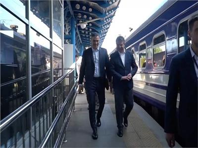 وصول رئيس الوزراء الإسباني بيدرو سانشيز الي كييف في محطة القطار