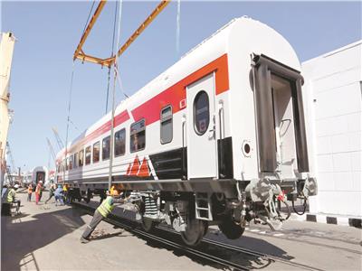 عربات السكك الحديدية الجديدة بميناء الإسكندرية