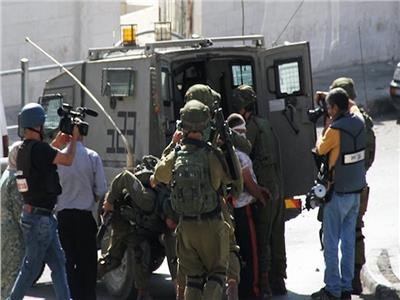 الاحتلال الإسرائيلي يعتقل أربعة فلسطينيين من القدس ورام الله