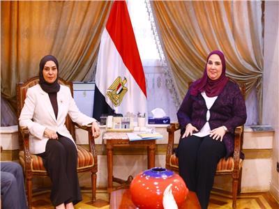 وزيرة التضامن الاجتماعي د. نيفين القباج وسفيرة البحرين بالقاهرة فوزية بنت عبد الله زينل