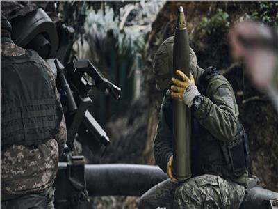 قوات كييف تقصف مدينة توكماك بالذخائر العنقودية