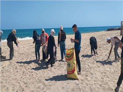انطلاق فعاليات المبادرة الوطنية" لا للبلاستيك" على شاطئ البحر بالعريش