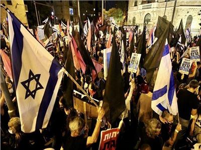 آلاف الإسرائيليين يتظاهرون ضد «نتنياهو» قبل أسبوع من المتوقع أن يشهد تصعيدًا كبيرًا في الاحتجاجات