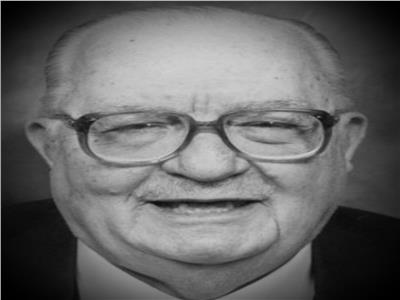  الأديب المصري ثروت أباظة 