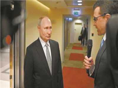 الرئيس الروسى فلاديمير بوتين أثناء الحوار