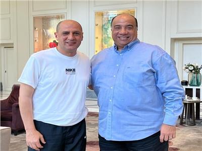 أحمد عمر مع رئيس نادي الاتحاد