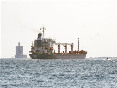 سفينة أوكرانية محملة بالحبوب فى مضيق البوسفور