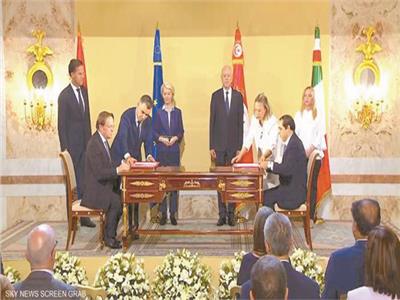 الرئيس التونسى يشهد توقيع اتفاق الشراكة الاستراتيجية مع الاتحاد الأوروبى