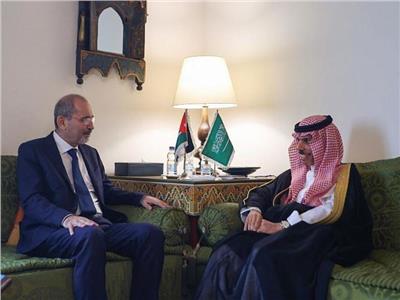 وزير الخارجية السعودي يبحث مع نظيريه الأردني