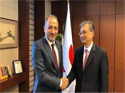 مندوب دولة فلسطين بالجامعة العربية السفير مهند العكلوك وسفير اليابان فوق العادة