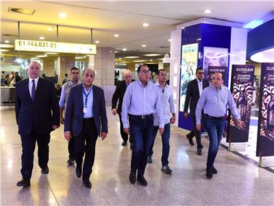 مدبولي يتفقد مشروعات التطوير بمطار القاهرة الدولي قبيل توجه للبريكس نيابة عن الرئيس السيسي