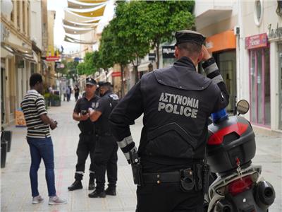 قبرص تعتقل 5 سوريين مشتبه في اتجارهم بالبشر