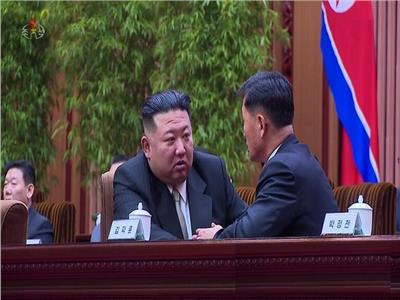الزعيم الكوري الشمالي مع رئيس وزرائه
