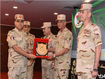 وزير الدفاع يكرم الكليات العسكرية الحاصلة على المراكز الأولى في بطولة الكفاءة البدنية
