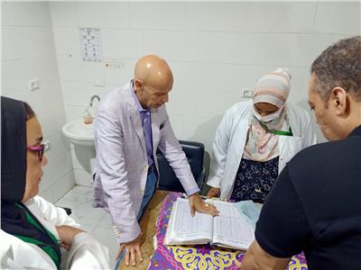 الدكتور هشام مسعود وكيل وزارة الصحة بالشرقية خلال جولة تفقدية 