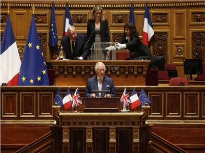 الملك تشارلز في أول خطاب لعاهل بريطاني أمام البرلمان الفرنسي بمجلسيه