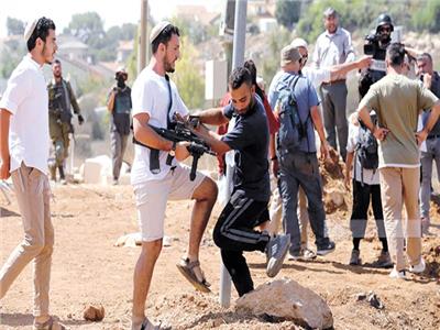  تزايد معدلات العنف الذى يمارسه المستوطنون الإسرائيليون ضد الفلسطينيين