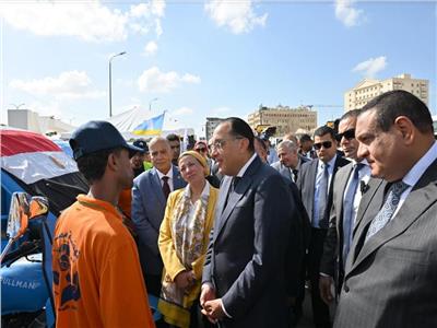 رئيس مجلس الوزراء خلال زيارته لمنظومة إدارة المخلفات بالإسكندرية