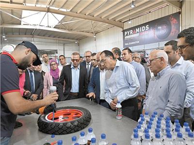رئيس مجلس الوزراء يتابع منتجات المصانع ببورسعيد