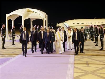 محمود عباس يصل إلى السعودية