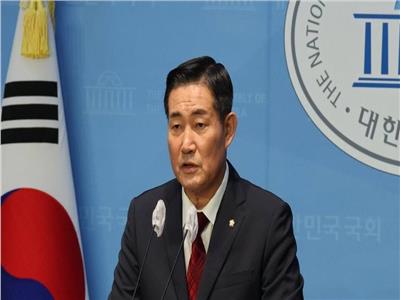 وزير الدفاع الكوري الجنوبي شين وون-شيك