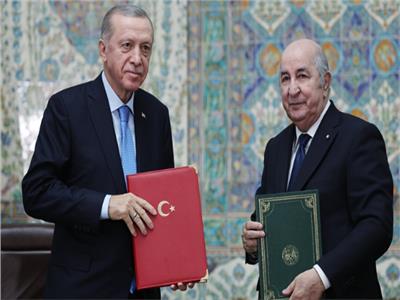 الجزائر وتركيا توقعان على 13 اتفاقية