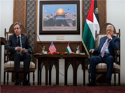 الرئيس الفلسطيني محمود عباس وأنتوني بلينكن وزير الخارجية الأمريكي