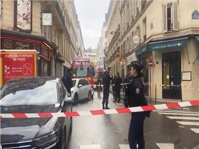 مقتل شخص وإصابة اثنين آخرين طعناً في باريس