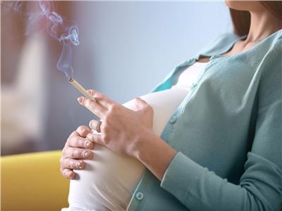 التدخين أثناء الحمل 