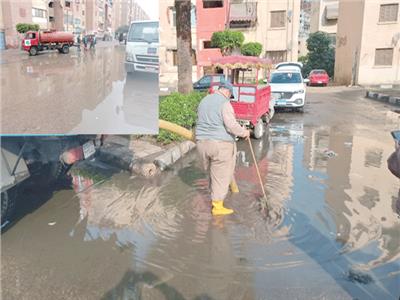 سيارات الشفط انتشرت فى الشوارع للتعامل مع مياه  الأمطار