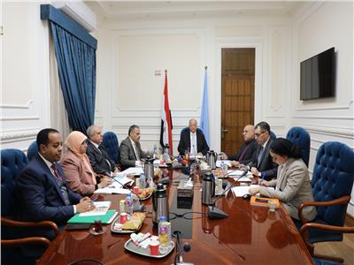 محافظ القاهرة يترأس اجتماع اللجنة العليا للقيادات