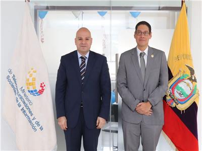 السفير تامر ممدوح ووزير الإتصالات بالإكوادور