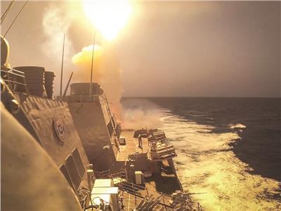 سفينة أمريكية مشاركة فى الهجمات ضد الحوثيين