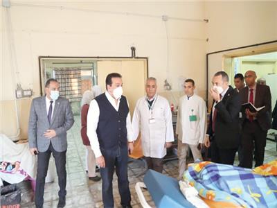 وزير الصحة يرصد فى جولة مفاجئة «مخالفات» مستشفى حلوان العام