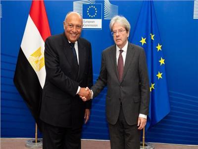 لقاء سامح شكري وزير الخارجية مع باولو جينتلونى المفوض الأوروبى للشئون الاقتصادية