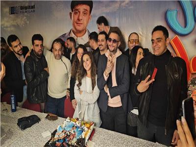 أحمد الفيشاوي ونجوم «عادل مش عادل» يحتفلون بعرض الفيلم