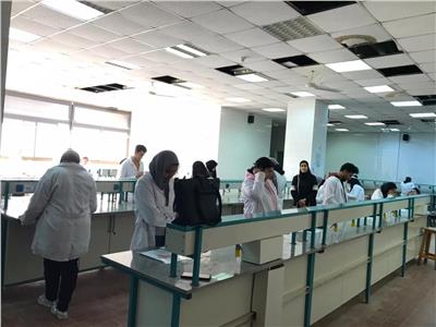 الامتحانات العملية بكلية الطب جامعة الإسماعيلية الأهلية
