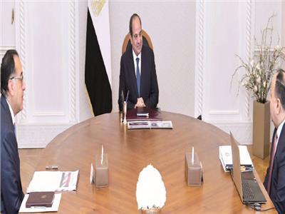 الرئيس عبدالفتاح السيسى خلال اجتماعه مع رئيس الوزراء ووزير المالية