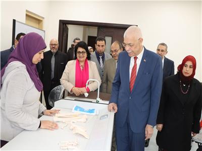 الدكتور أحمد القاصد رئيس جامعة المنوفية خلال الجولة التفقدية